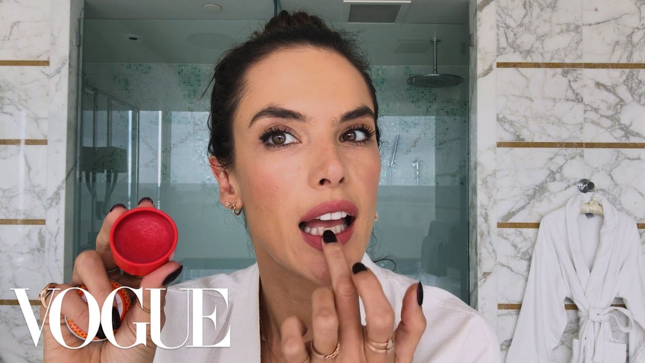 Alessandra Ambrosio’s Guide to Beachy Brazilian Beauty | Beauty Secrets | Vogue