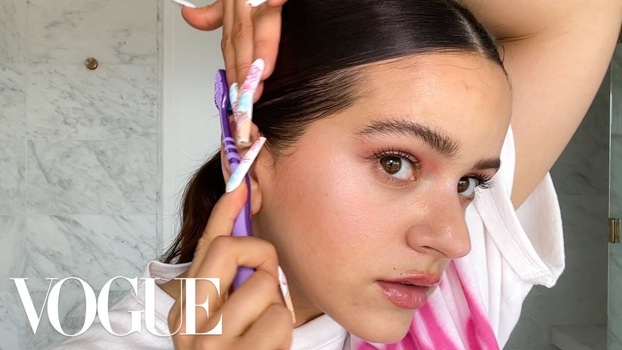 Rosalía’s Guide to Pink Eyeshadow and a Slicked-Back Ponytail | Beauty Secrets | Vogue